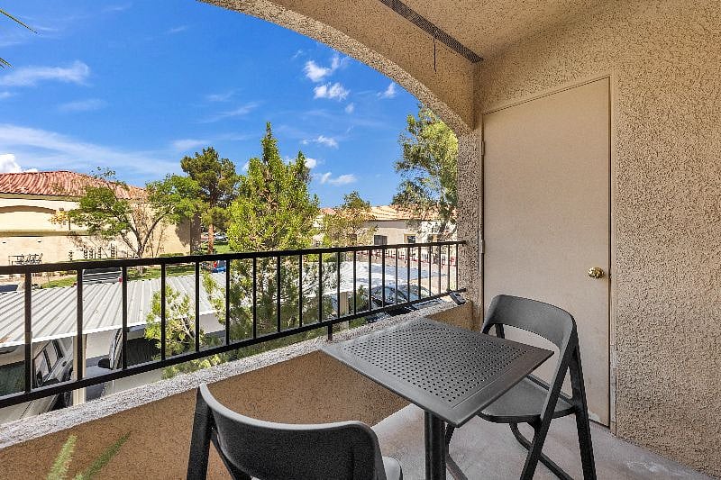 Furnished Finder property 407785_1 photo 21