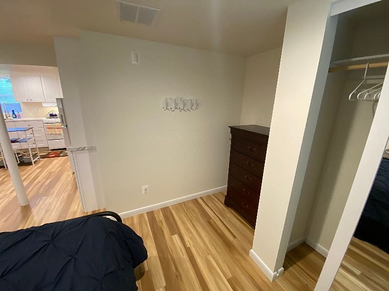Closet, dresser