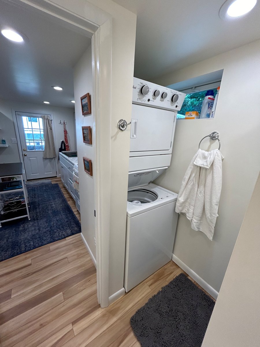 Furnished Finder property 407998_1 photo 13
