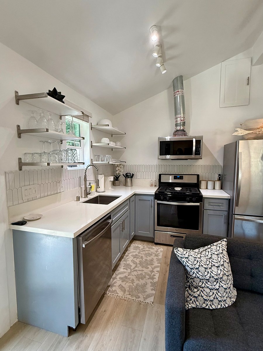 Furnished Finder property 408026_1 photo 8