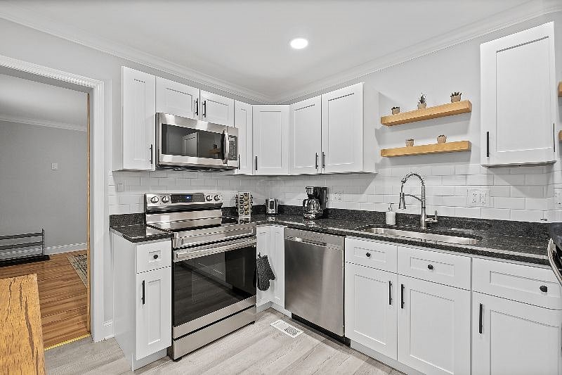Furnished Finder property 408076_1 photo 3