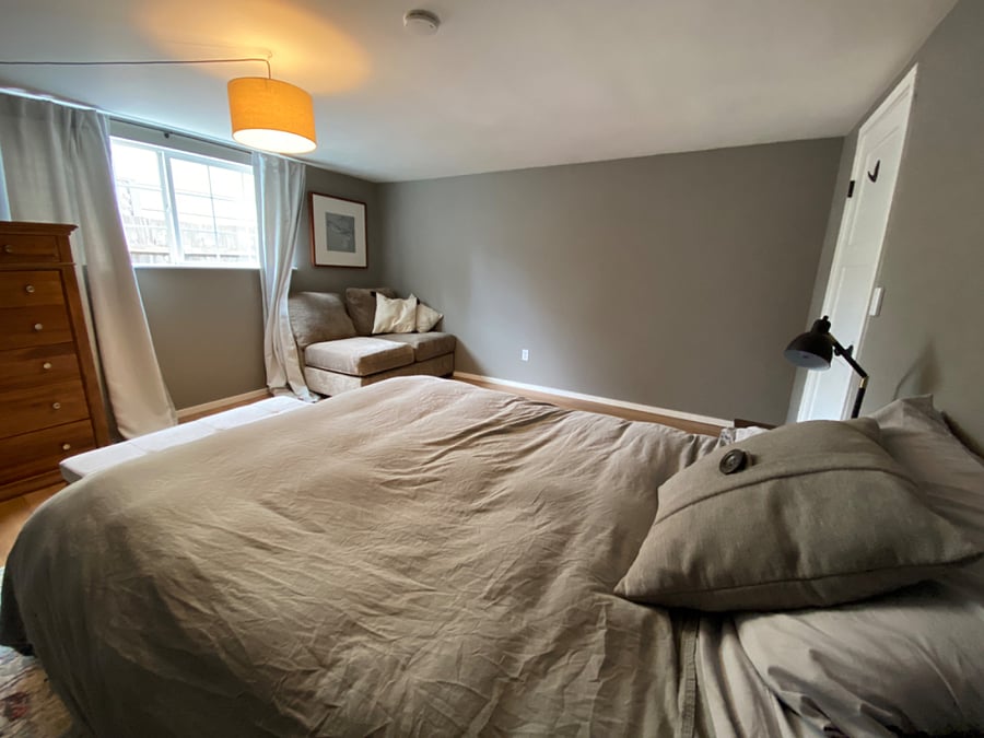 Main Bedroom 
16' x 15' diameter with large closet and dresser. 
