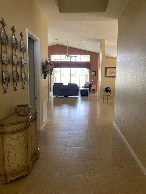 Furnished Finder property 408440_1 photo 5