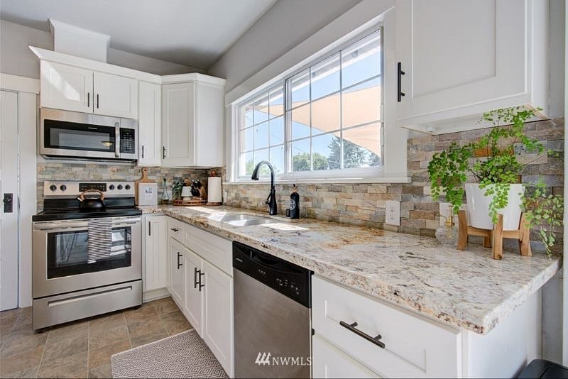 Furnished Finder property 408447_2 photo 12