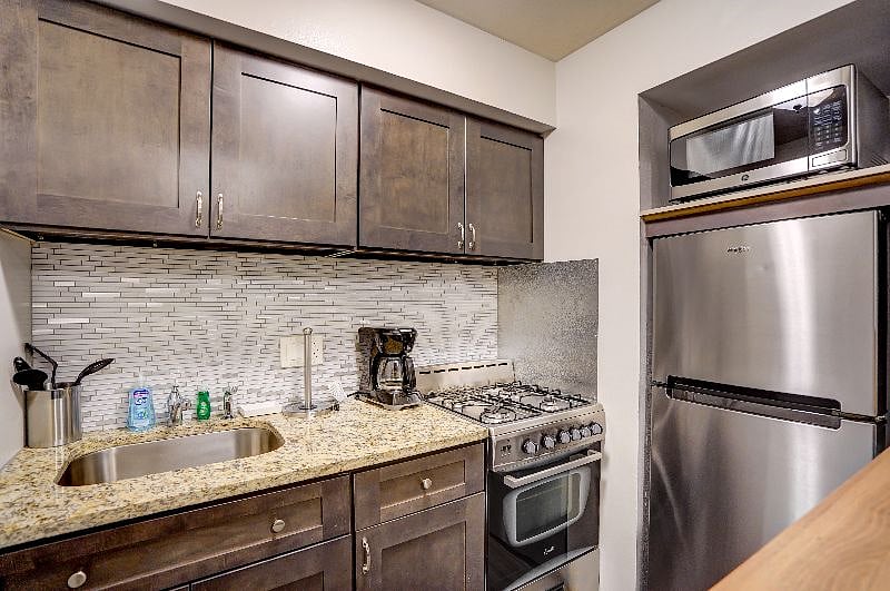 Furnished Finder property 408647_4 photo 3