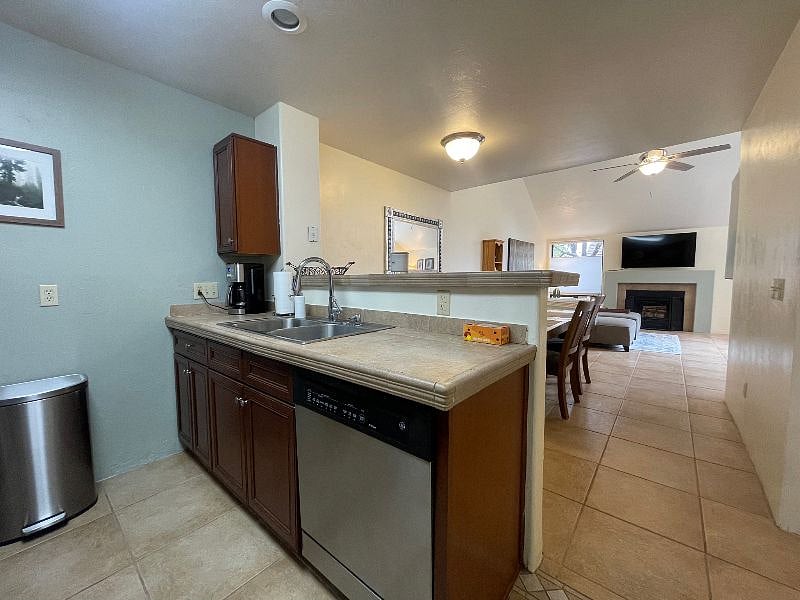 Furnished Finder property 408661_1 photo 4