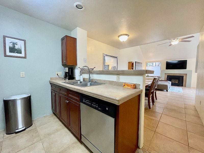 Furnished Finder property 408661_1 photo 5