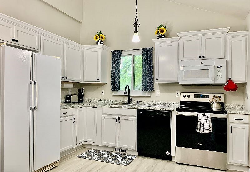 Furnished Finder property 408747_1 photo 8