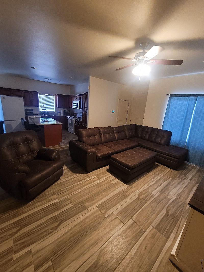 Furnished Finder property 408798_1 photo 3