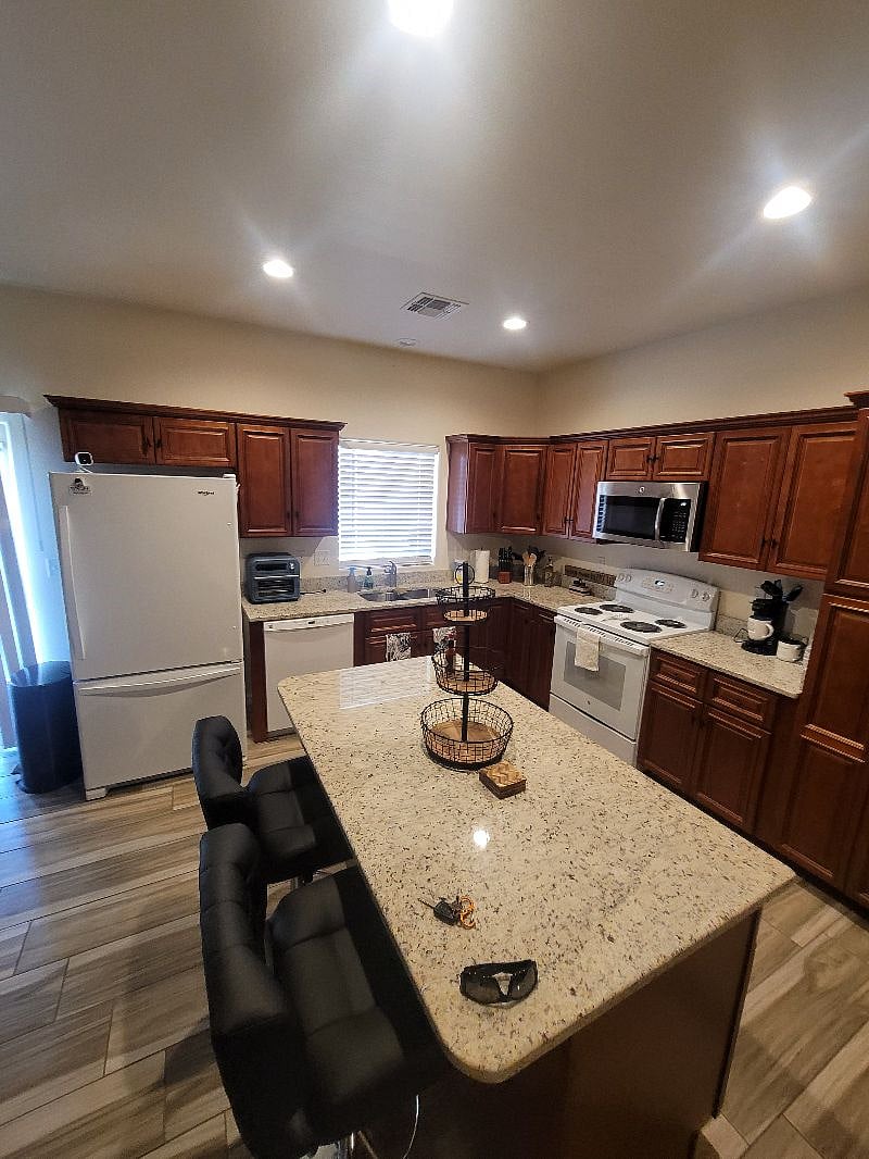 Furnished Finder property 408798_1 photo 7