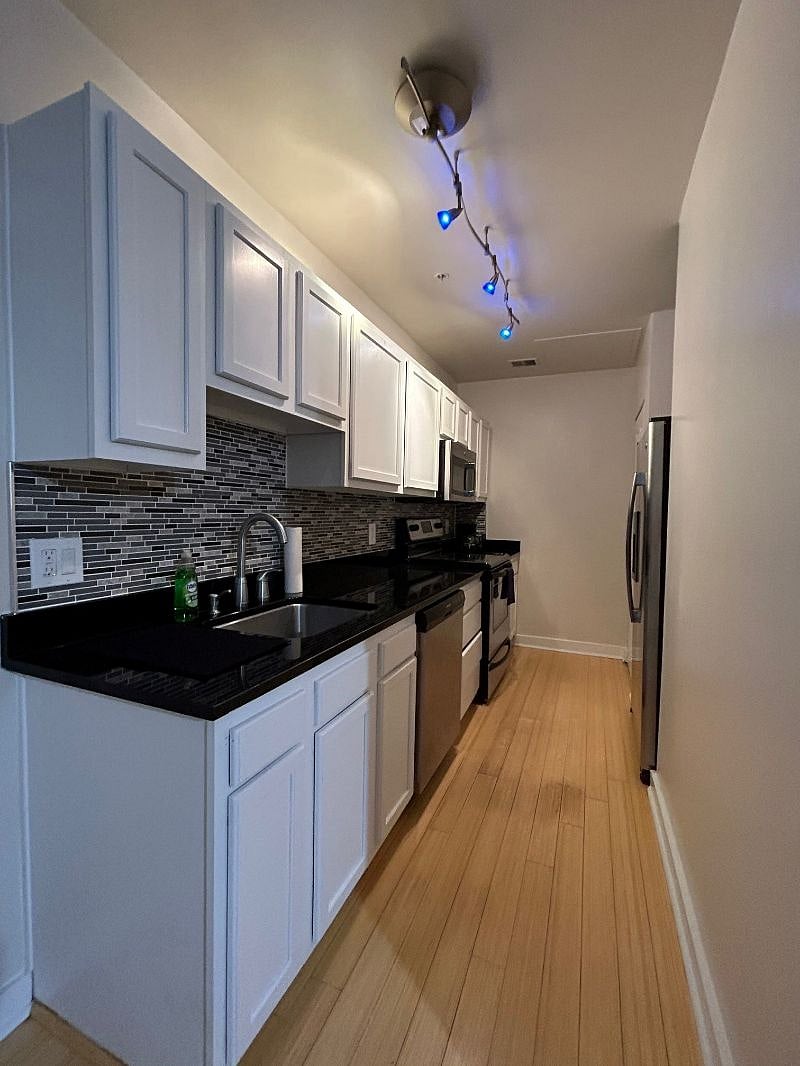 Furnished Finder property 408803_1 photo 8