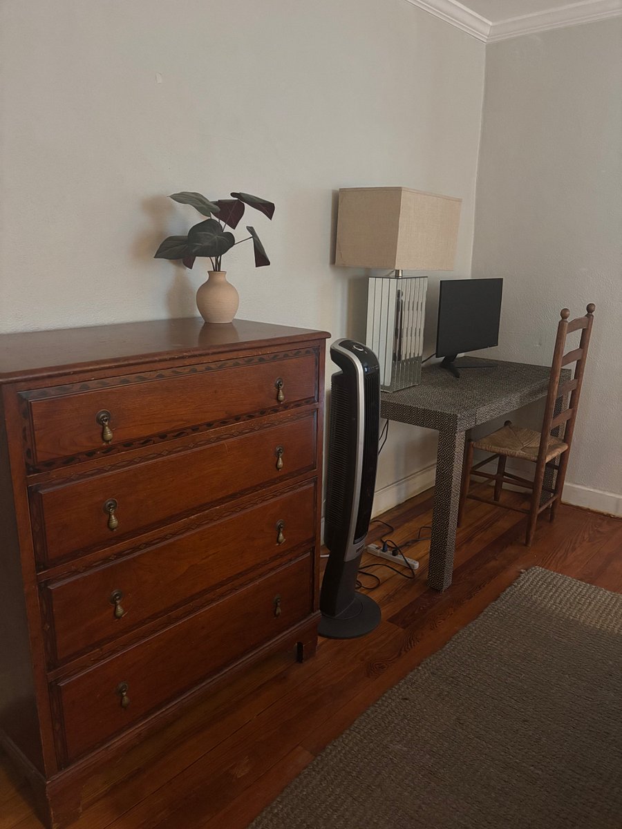 Unit Primary/$1350 month - queen-size bed, closet and dresser, dedicated workspace, en-suite bath with clawfoot tub