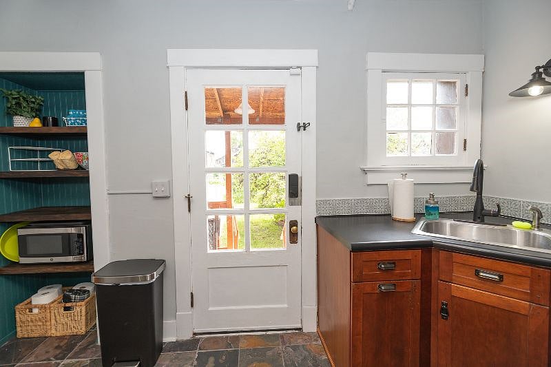 Furnished Finder property 408983_1 photo 11