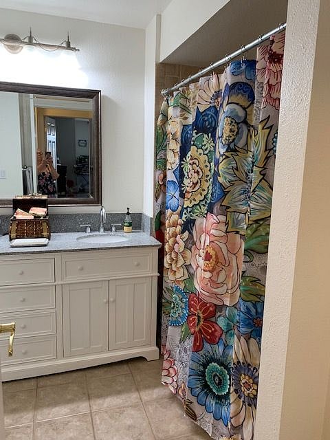 Private full bathroom
