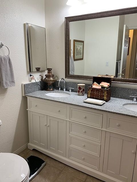 Private full bathroom