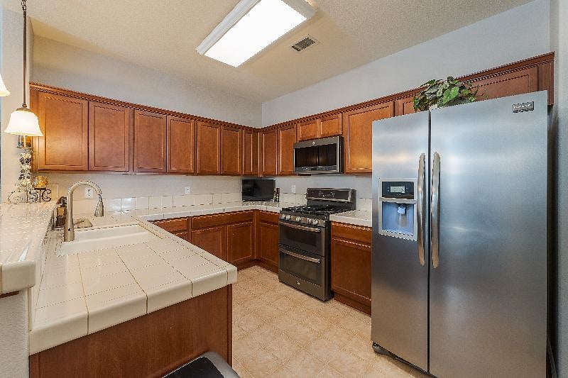 Furnished Finder property 409344_1 photo 18