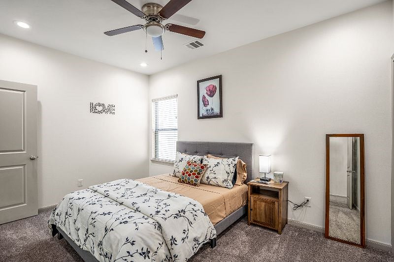 Furnished Finder property 409459_1 photo 18