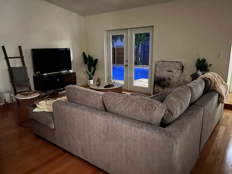Furnished Finder property 409466_1 photo 11