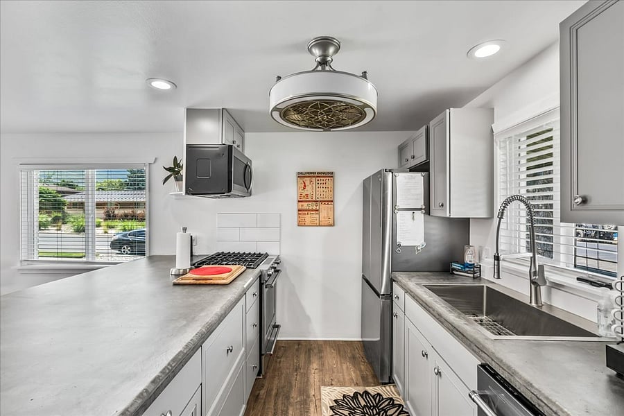 Furnished Finder property 409477_1 photo 2