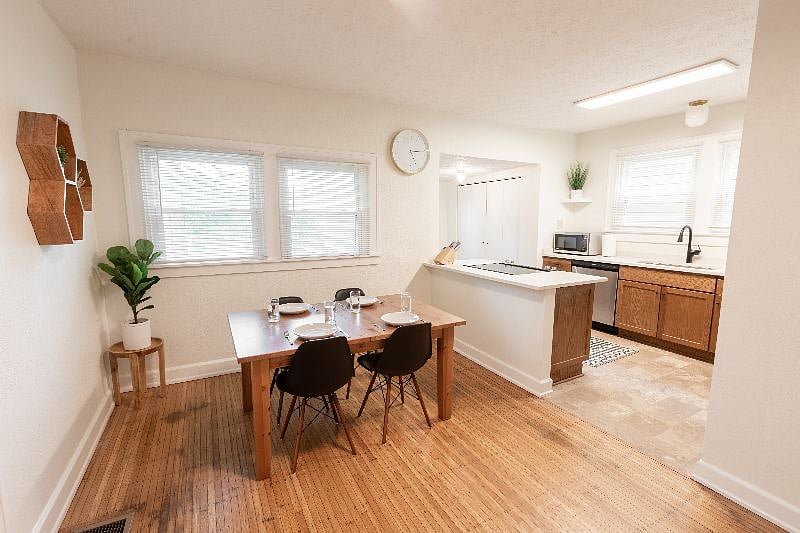 Furnished Finder property 409511_1 photo 10
