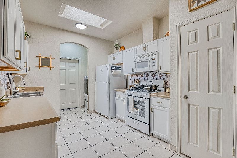 Furnished Finder property 409611_1 photo 5
