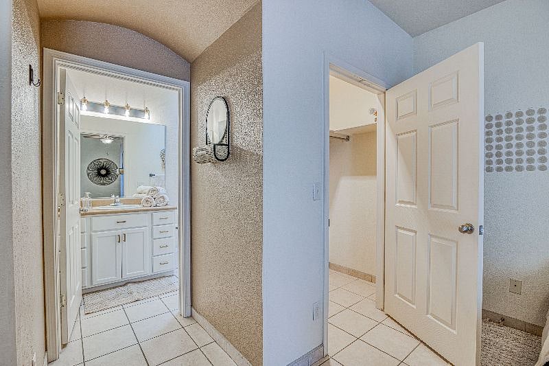 Furnished Finder property 409611_1 photo 22