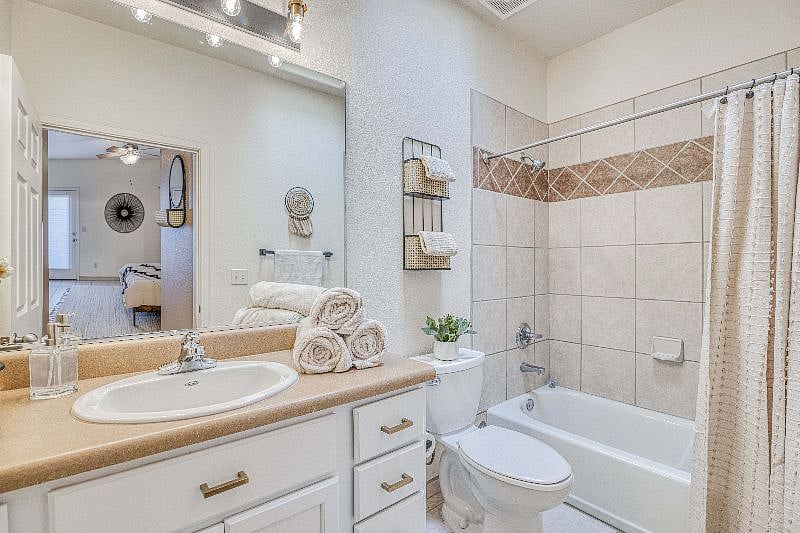 Furnished Finder property 409611_1 photo 25