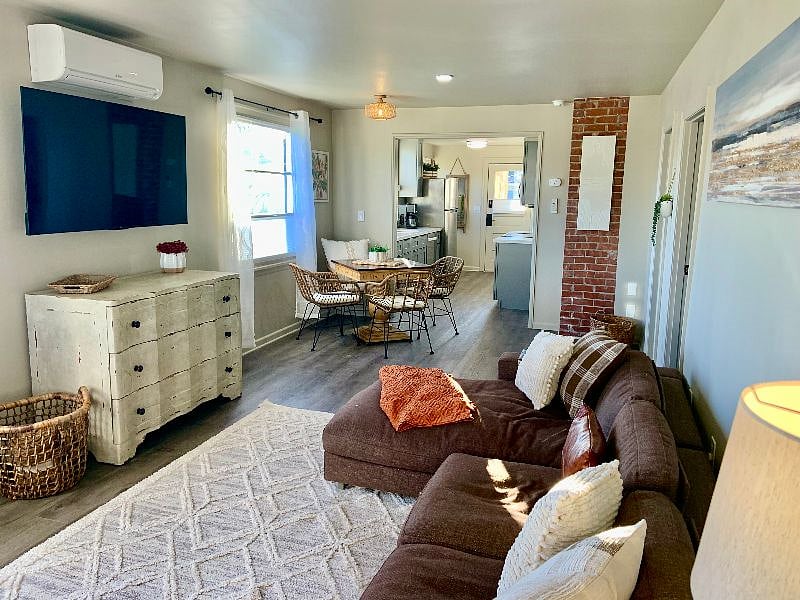 Furnished Finder property 409828_2 photo 1