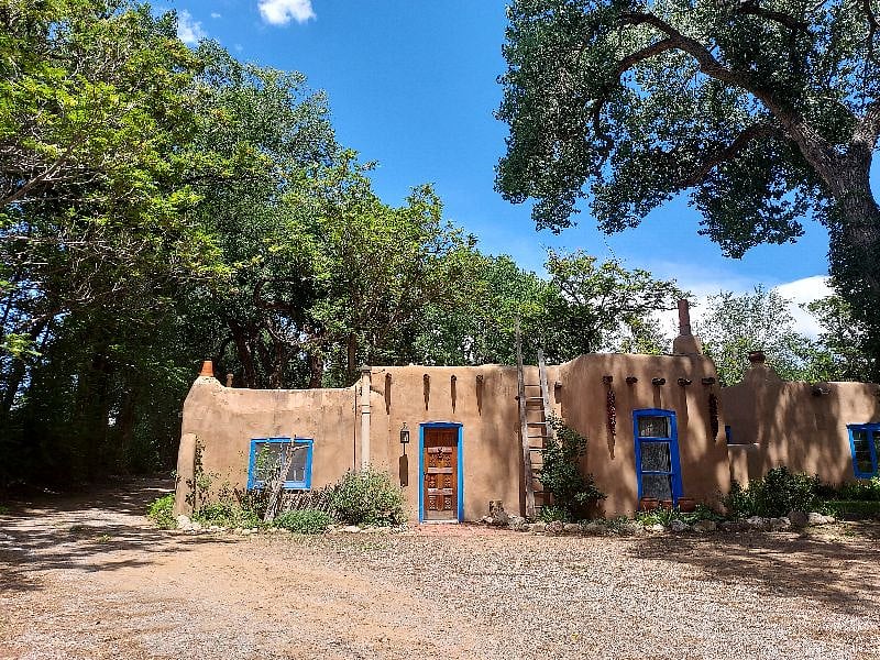 Front of the "Tree House" casita from parking area.
