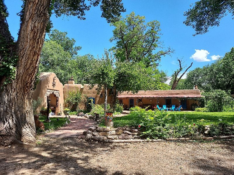 From parking area towards rest of Hacienda.
