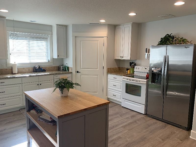 Furnished Finder property 409887_1 photo 2