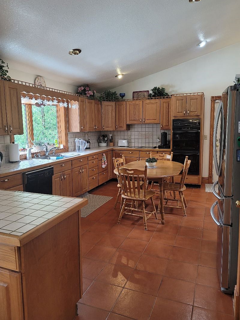 Furnished Finder property 409990_1 photo 3