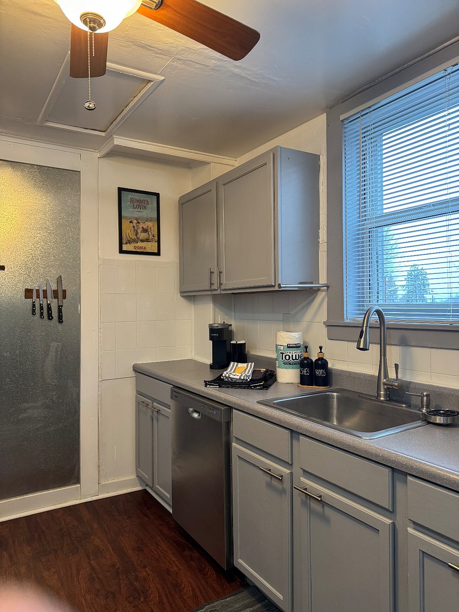 Furnished Finder property 410003_1 photo 12