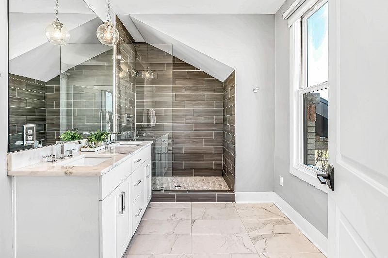 En-suite bathroom for bedroom 2 - Shower