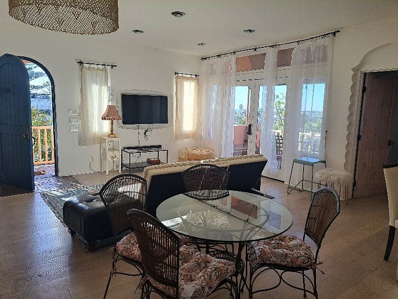 Furnished Finder property 410099_1 photo 4