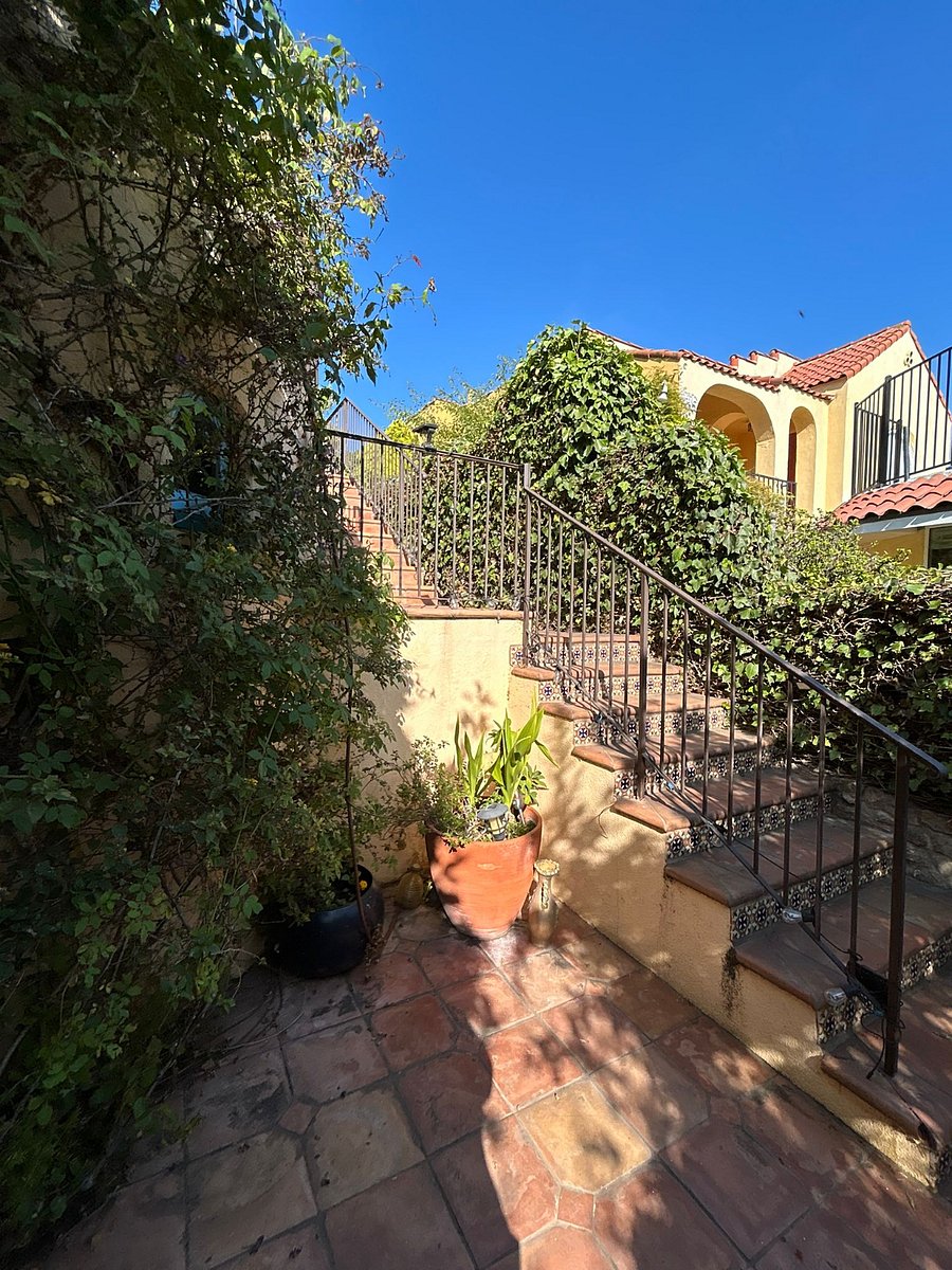 Furnished Finder property 410099_1 photo 18