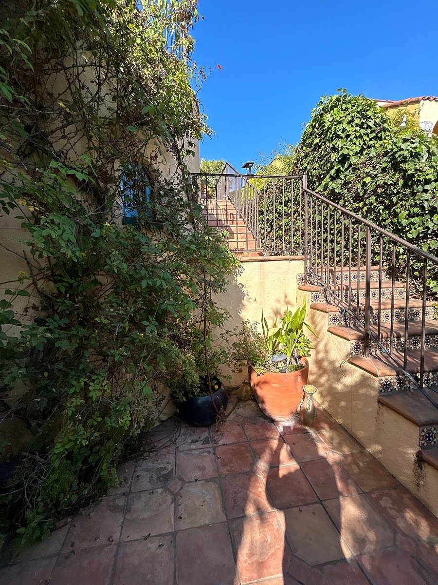 Furnished Finder property 410099_1 photo 22