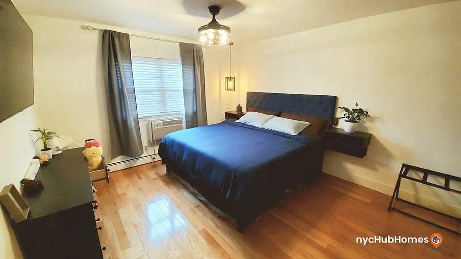 bedroom #1-master with king bed with a Queen trundle and private bathroom