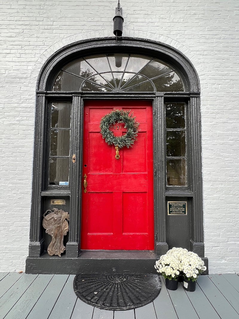 Federal House door