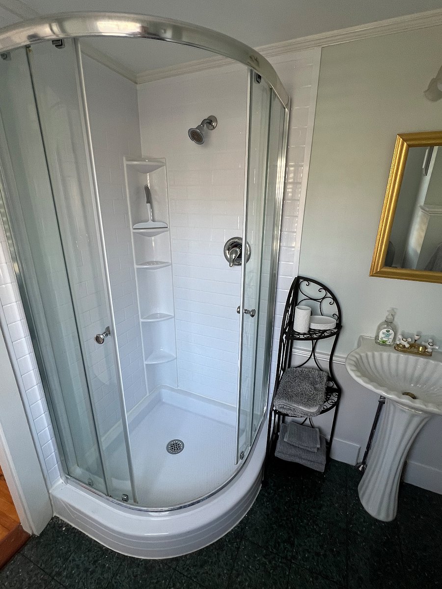 Furnished Finder property 410205_6 photo 8