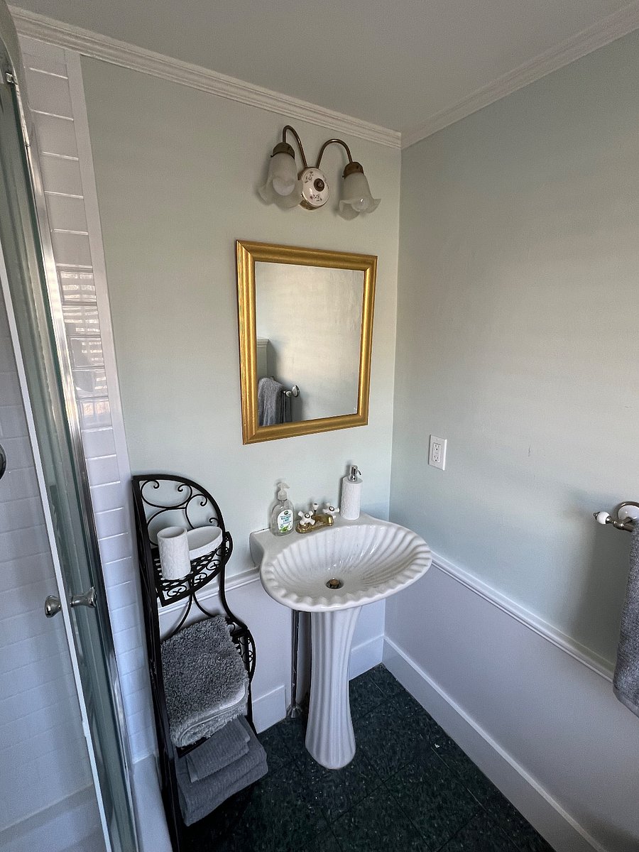 Furnished Finder property 410205_6 photo 7