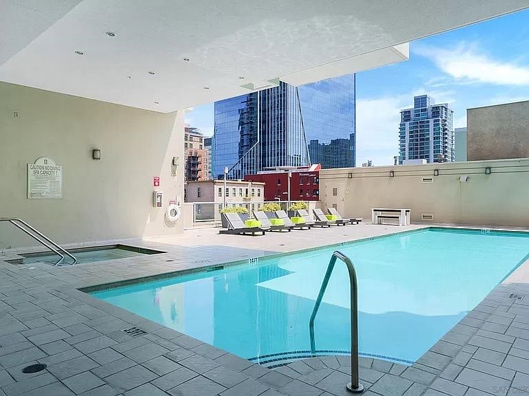 Furnished Finder property 410220_1 photo 17