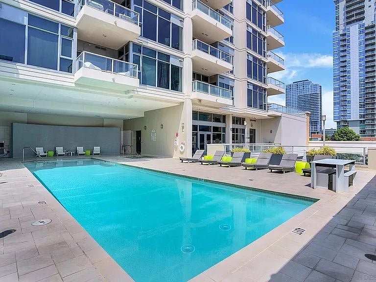 Furnished Finder property 410220_1 photo 18