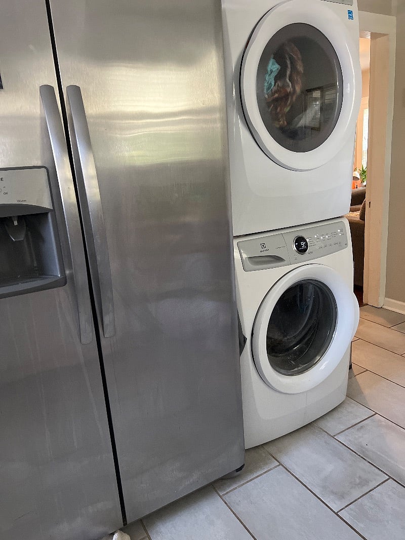 Stackable washer & dryer, large fridge