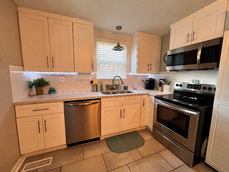 Furnished Finder property 410227_1 photo 17