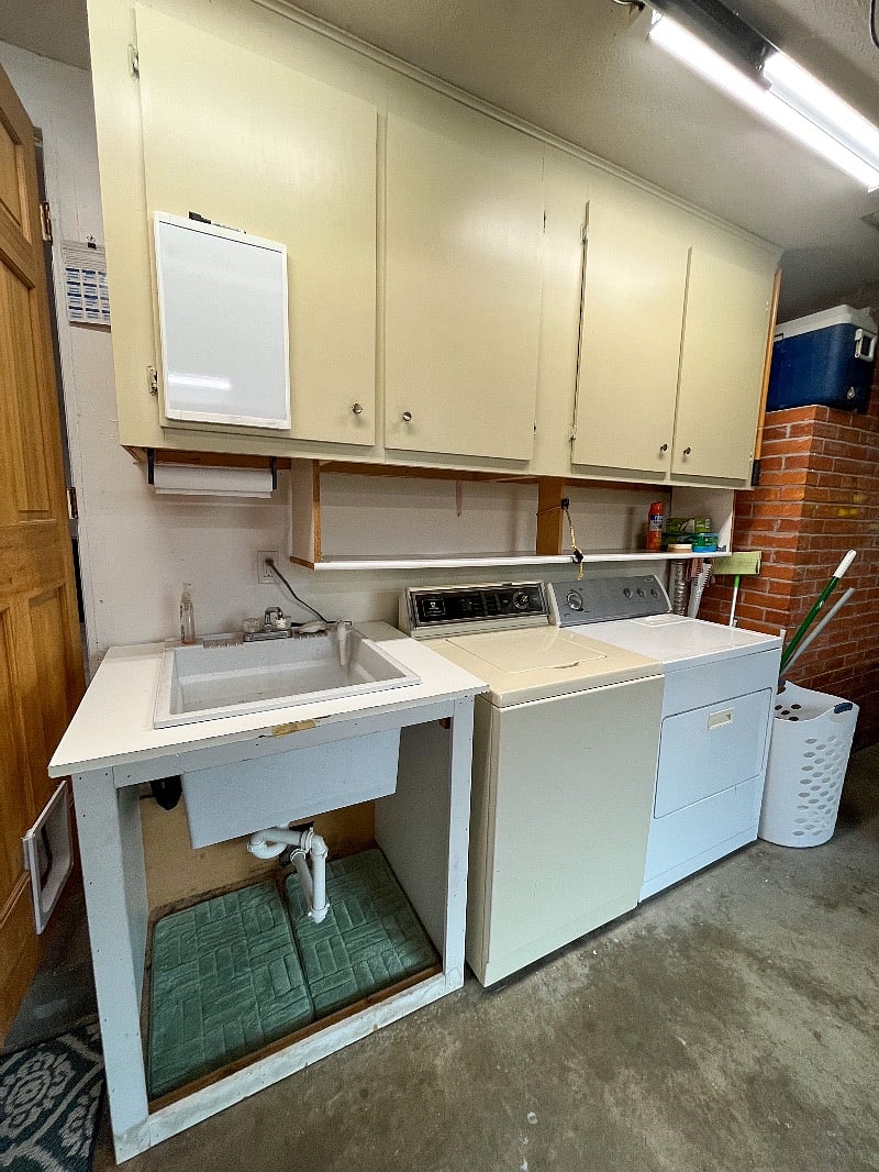 "Laundry room" in the garage with washer and dryer