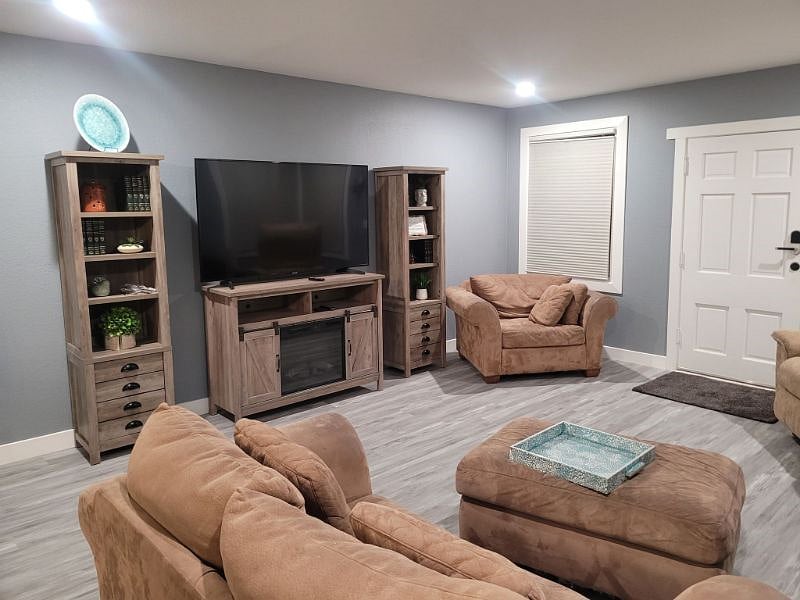 Furnished Finder property 410285_1 photo 2