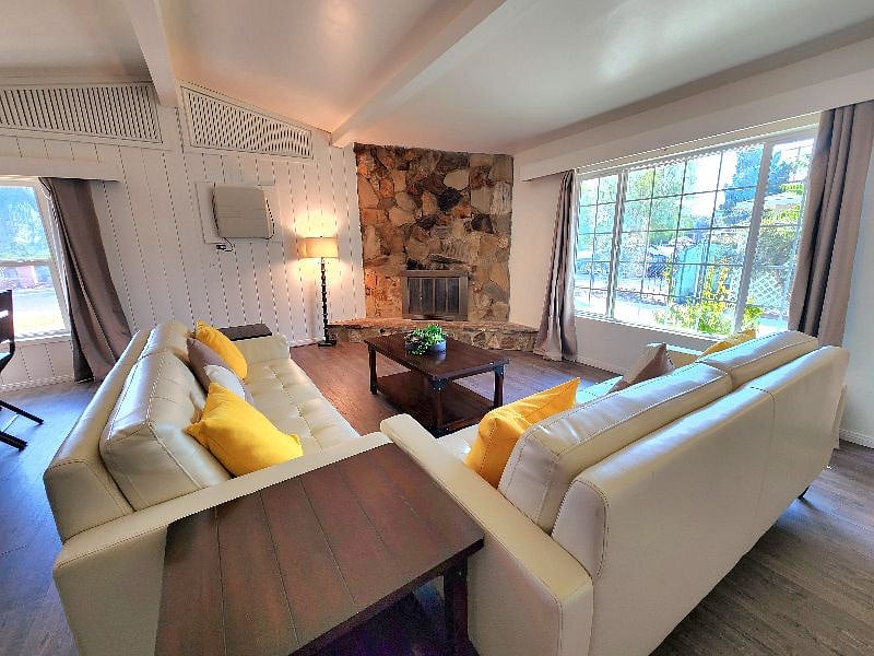 Furnished Finder property 410366_1 photo 2
