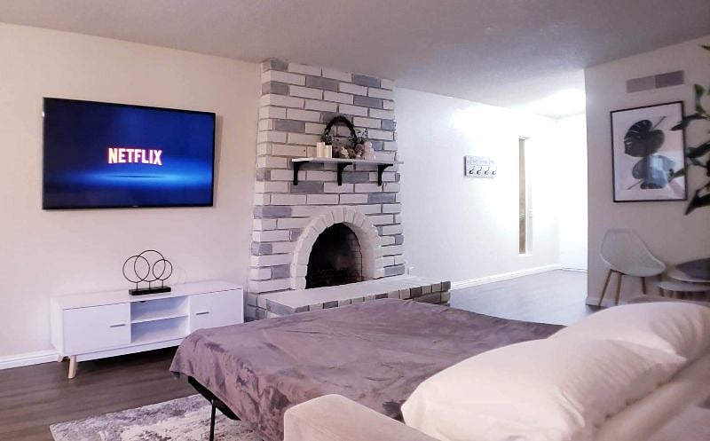 Smart TV with Wifi Access