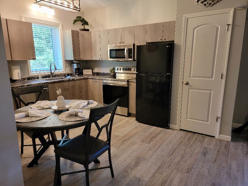 Furnished Finder property 410489_1 photo 3